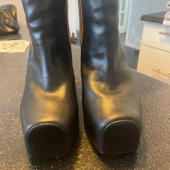 Messeca New York Stylish Black and Orange Ankle Boots - Picture 5 of 7